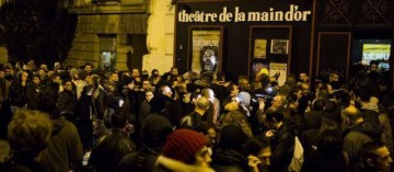 Paris (XIe), le 28 décembre 2013. Le théâtre de la Main d'Or avant un spectacle de Dieudonné.