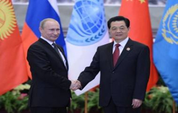 La Chine et la Russie se sont engagées mercredi à Pékin à renforcer leur partenariat stratégique, à agir de façon concertée au sujet de la Syrie et à étendre leur influence en Afghanistan à l'approche du retrait des forces de l'Otan.