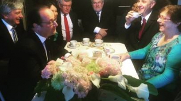 François Hollande rencontre Lucette Brochet le 29 octobre 2015