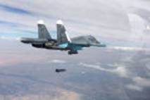 Un chasseur-bombardier Sukhoi Su-34 lors d'un raid sur Raqqa. Archive photo