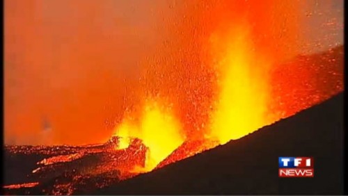 volcan-eyjafjoff-en-eruption-dans-le-sud-de-l-islande-4346626mzhch_1713.jpg